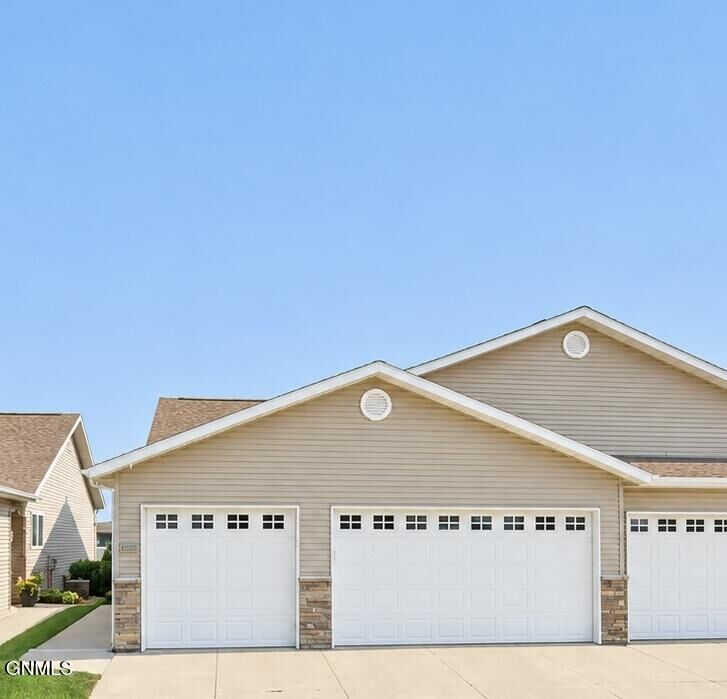 Property Photo:  2300 Marina Road SE  ND 58554 