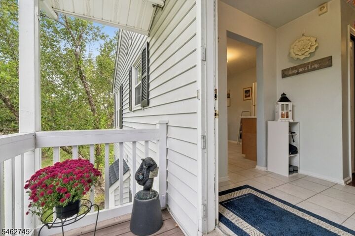 Property Photo: 250 Nuthatch Ct NJ 08887