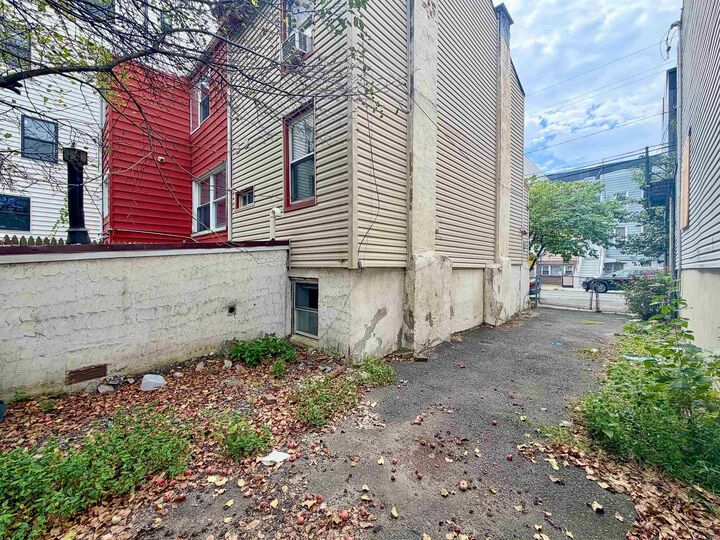 Property Photo: 364.5 5th St NJ 07302