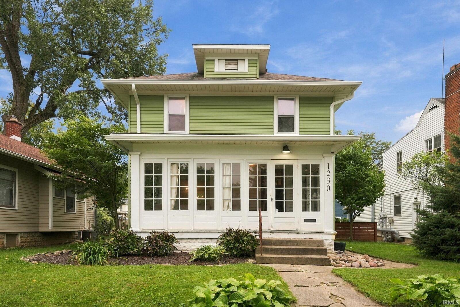 Property Photo: 1230 Elmwood Avenue IN 46805