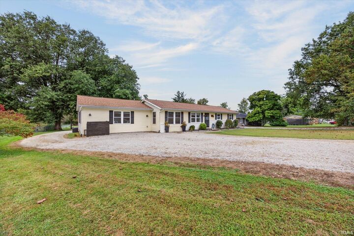 Property Photo: 5172 S Indian Valley Drive IN 47403