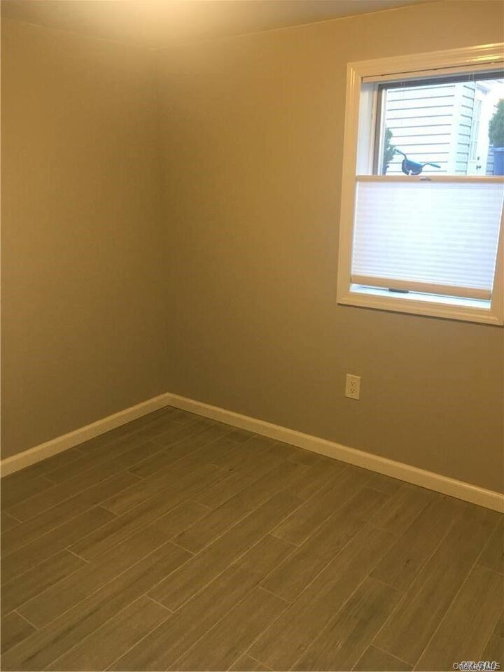 Property Photo:  54 Dorchester Street 2  NY 11746 