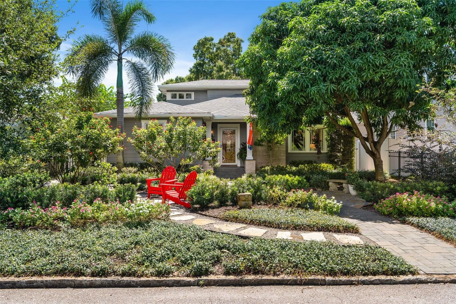 Property Photo:  602 29th Avenue N  FL 33704 