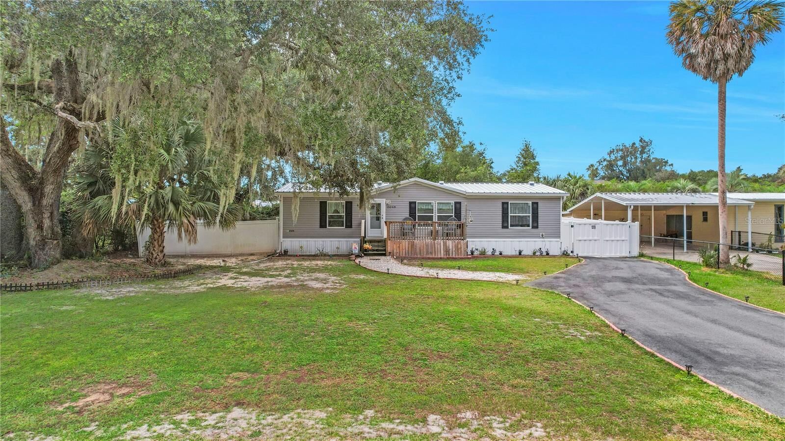 Property Photo: 15068 SE 105th Avenue FL 34491
