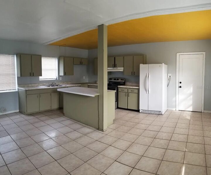 Property Photo: 2501 N 54th Street FL 33619
