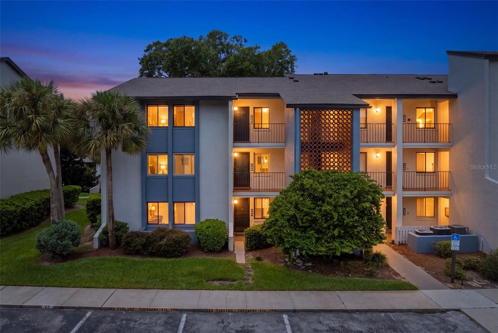 Property Photo: 11 Escondido Circle 108 FL 32701