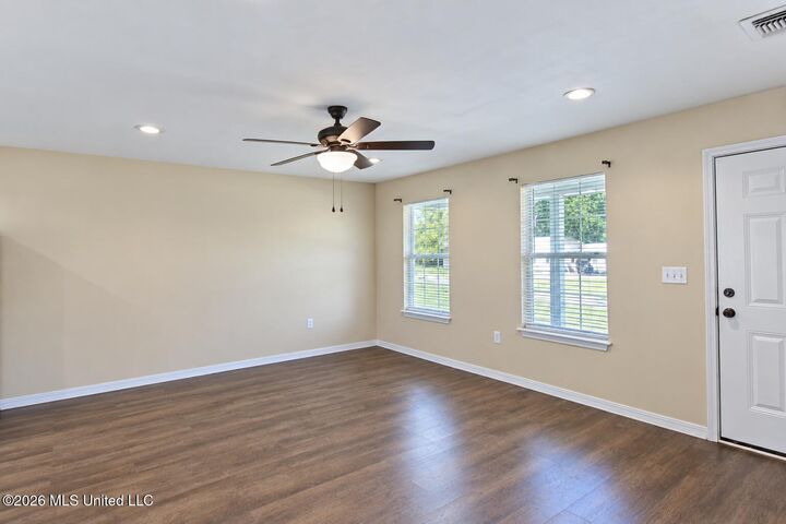 Property Photo:  69 E Magnolia Street  MS 39452 