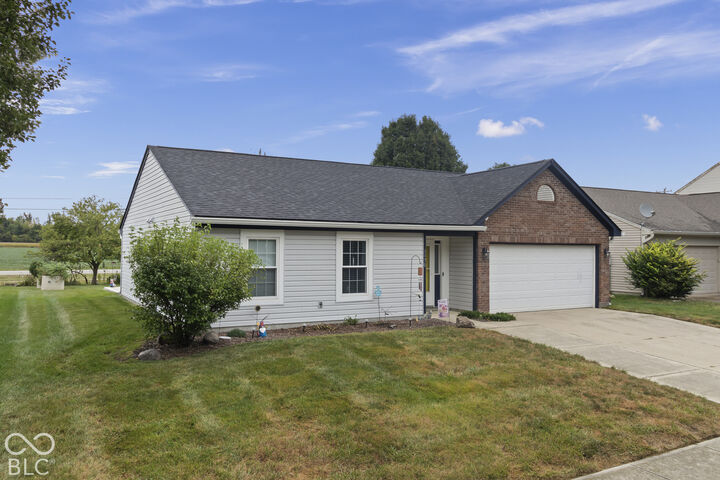 Property Photo:  1170 Grassy Creek Circle  IN 46131 