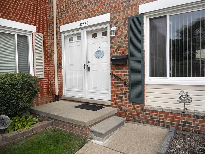 Property Photo:  27576 Evelyn Avenue  MI 48093 