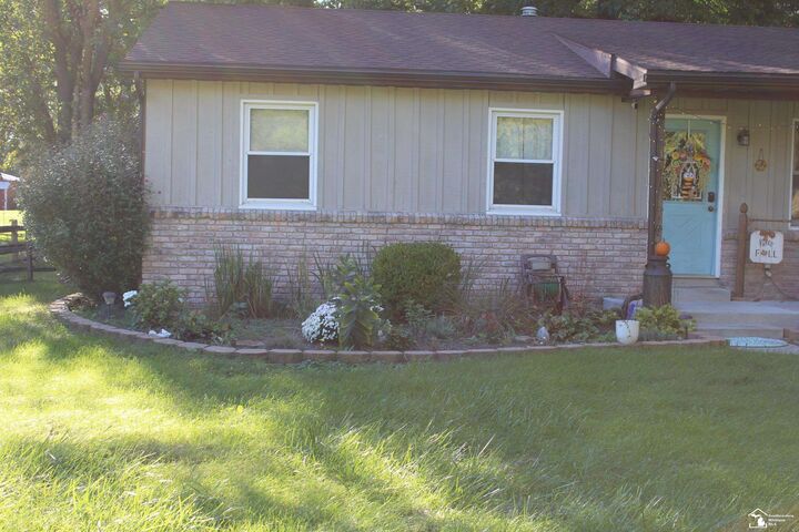 Property Photo:  9919 Minx Rd Road  MI 48182 