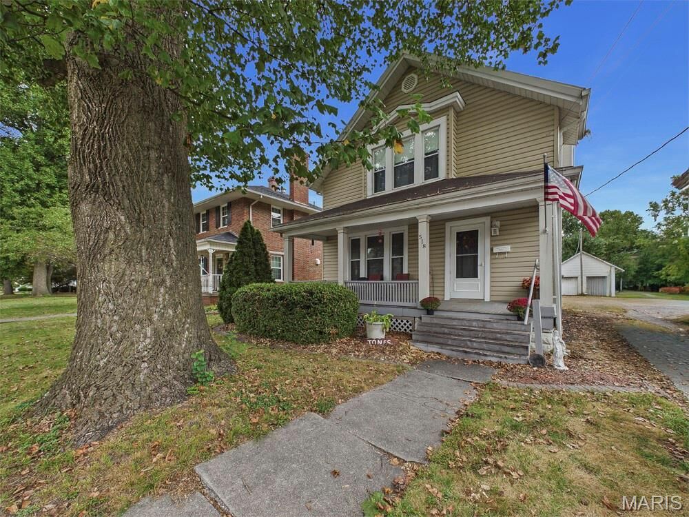 Property Photo:  518 W Pearl Street  IL 62052 