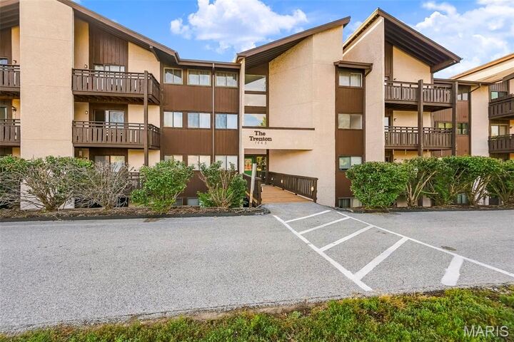 Property Photo: 1465 Heritage Landing 401 MO 63303