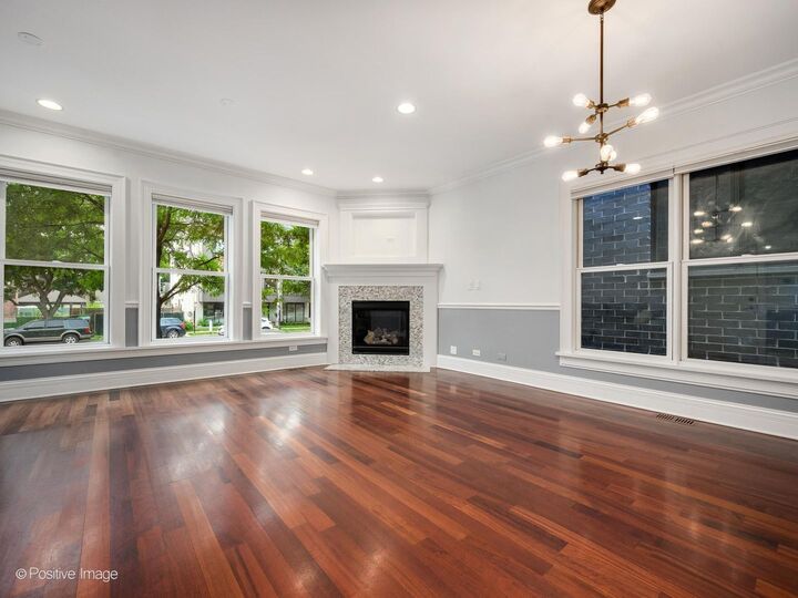 Property Photo:  3713 N Ashland Avenue 1N  IL 60613 