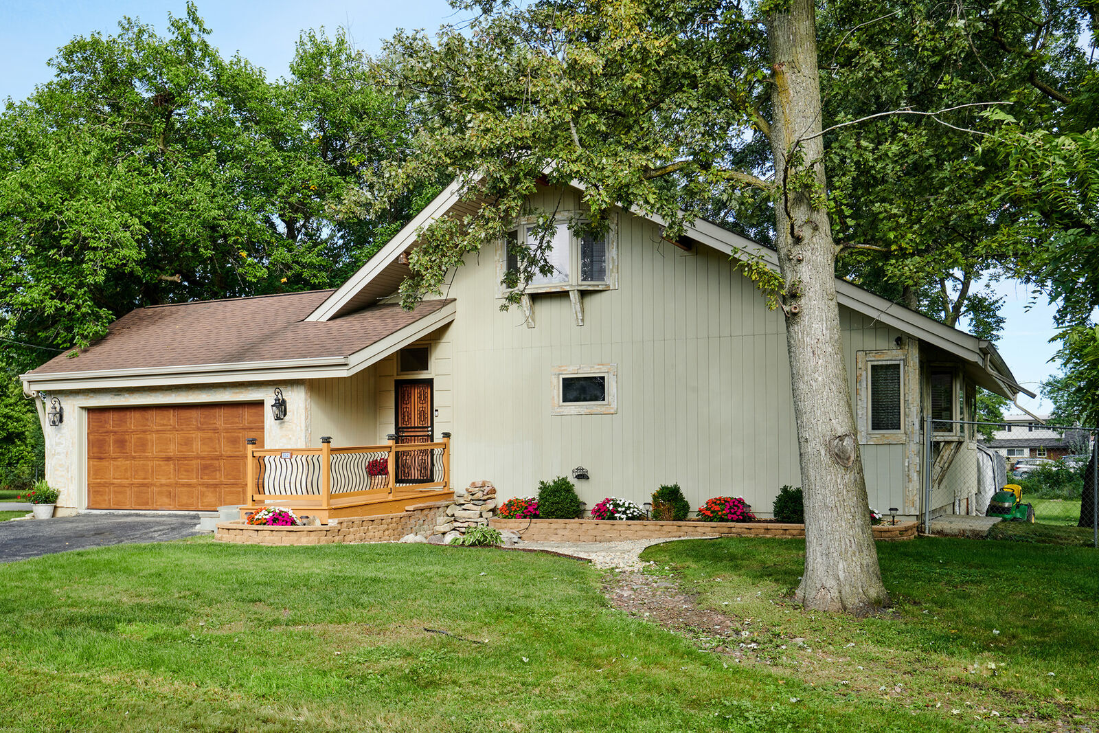 Property Photo:  9041 Delphia Avenue  IL 60016 