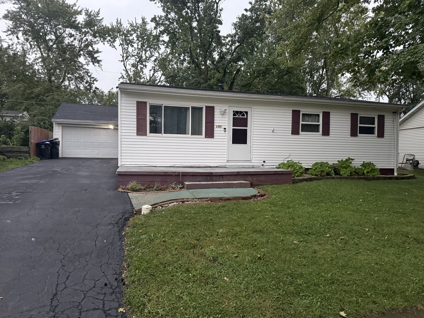 Property Photo:  1305 Glenwood Road  IL 61704 