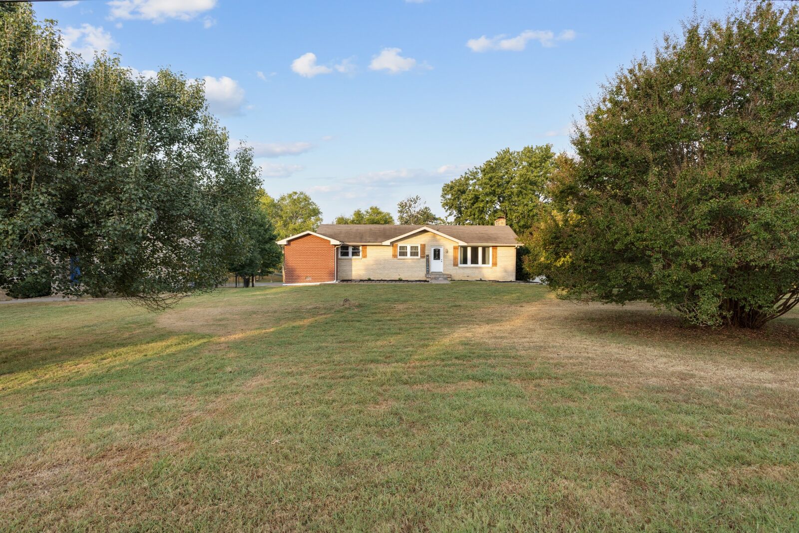 Property Photo: 147 Lake Terrace Dr TN 37075