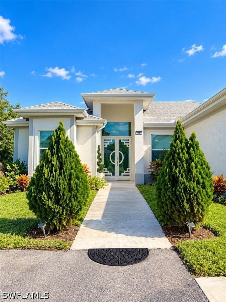 Property Photo: 2469 29th Avenue NE FL 34120