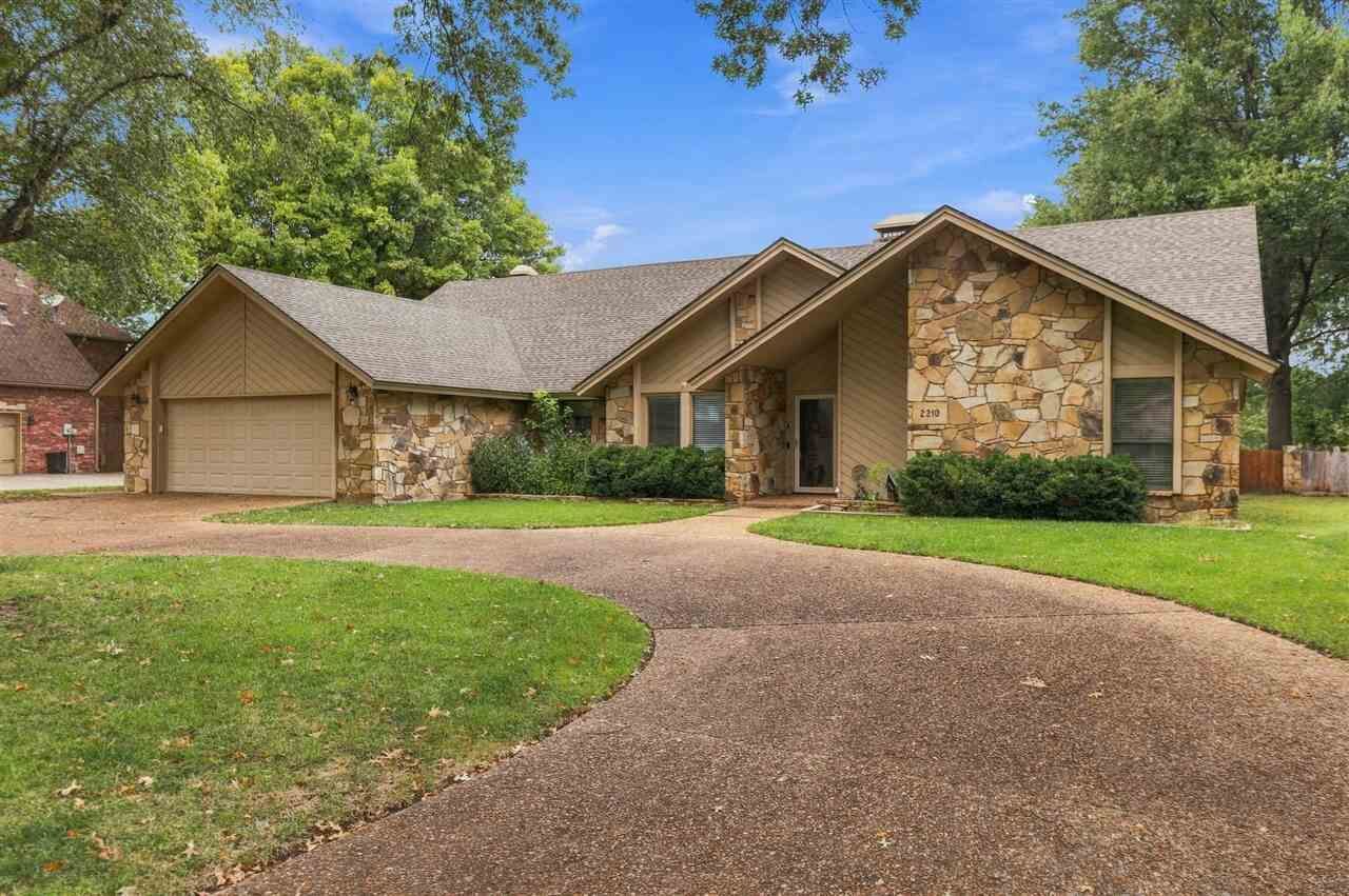 Property Photo: 2210 Kyme Dr OK 74604