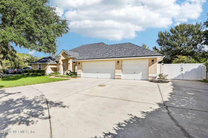 Property Photo: 144 Oakwood Plantation Drive FL 32003