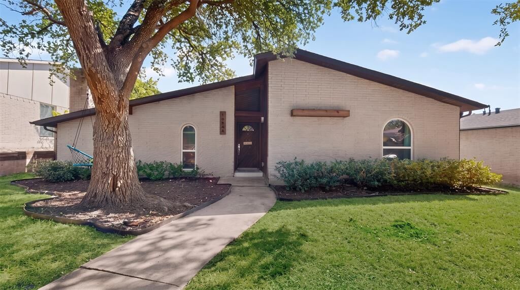 Property Photo: 10854 Villa Haven Drive TX 75238
