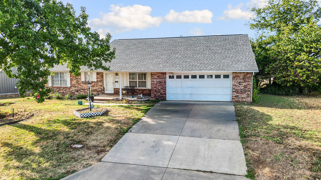 Property Photo: 814 Orleans Drive AR 72758