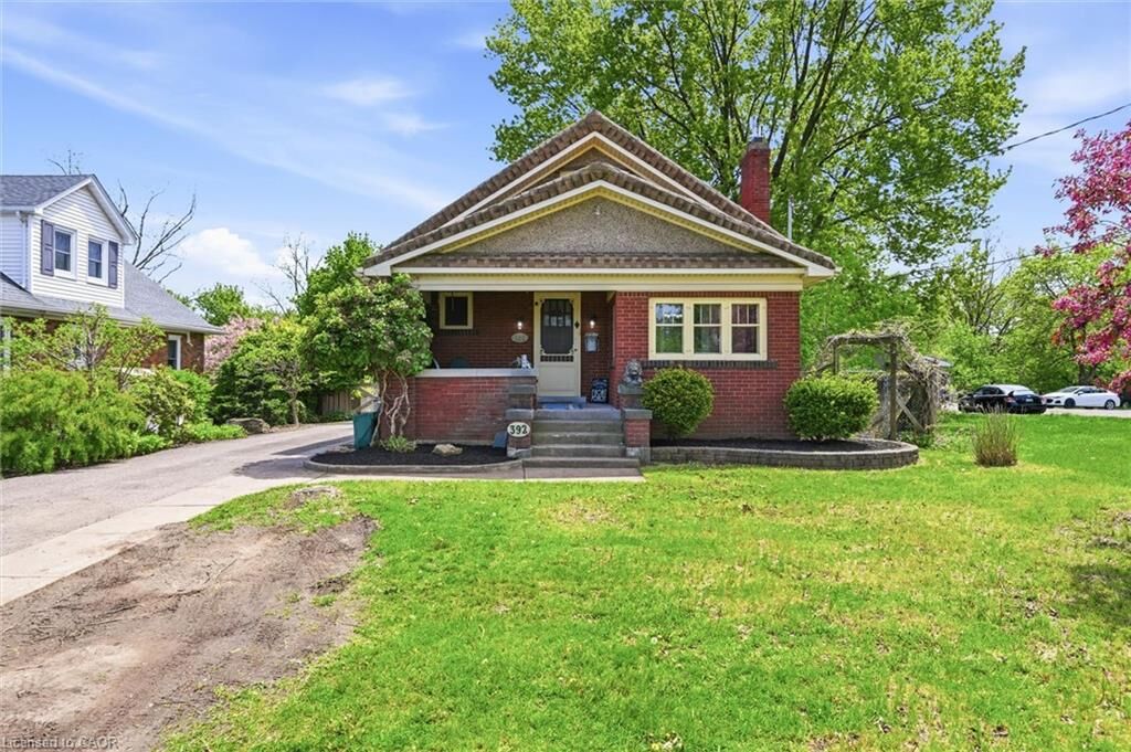 Property Photo:  392 Queenston Street  ON L2P 2X9 