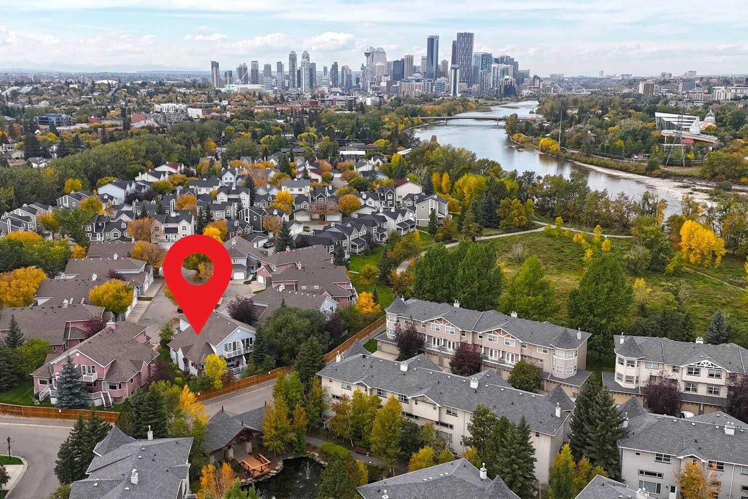 Property Photo: 44 Inglewood Landing SE AB T2G 5K5