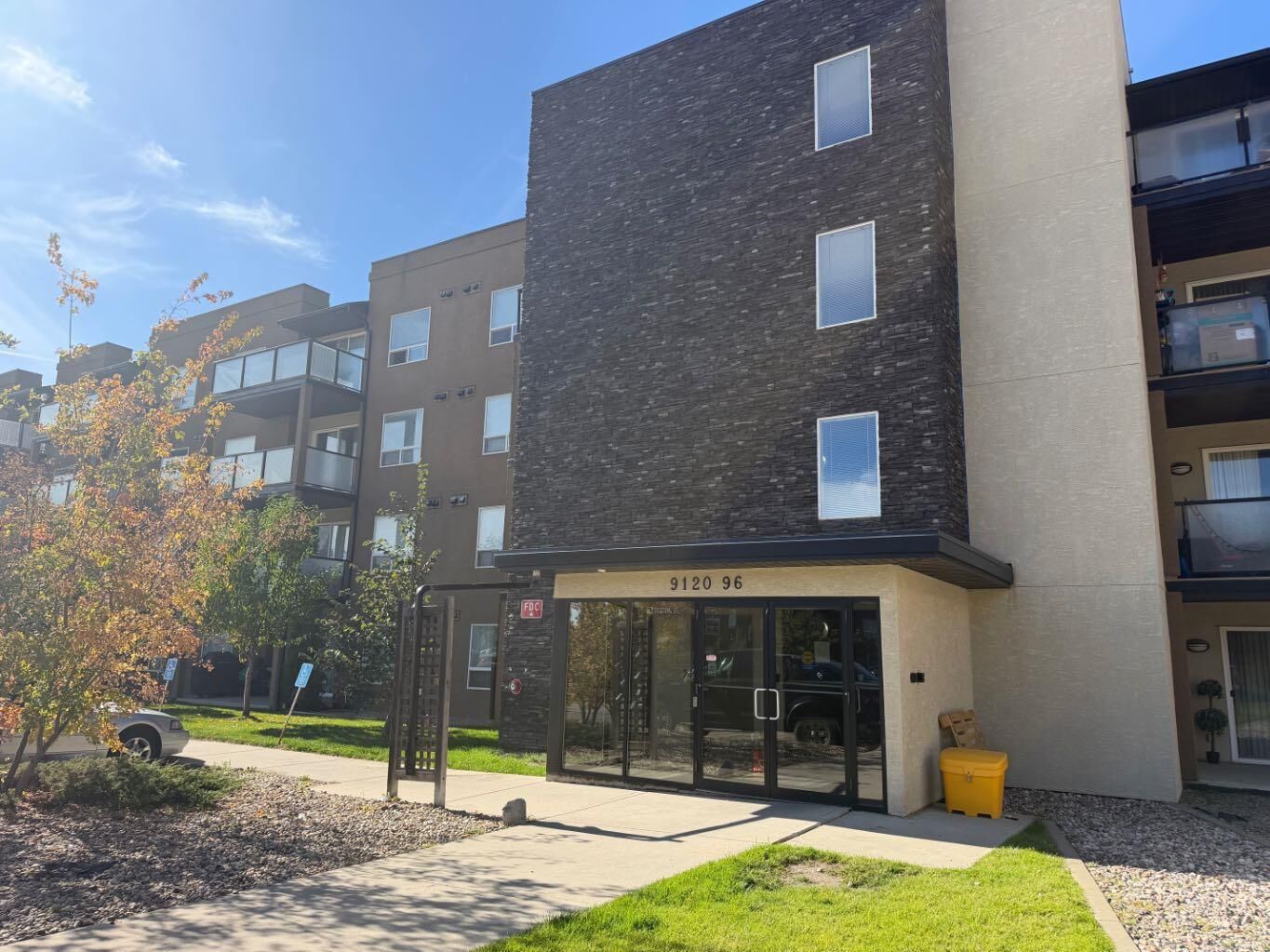 Property Photo:  9120 96 Avenue 313  AB T8X 0A1 