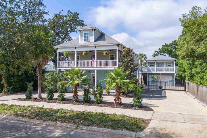 Property Photo:  811 N Reus St  FL 32501 