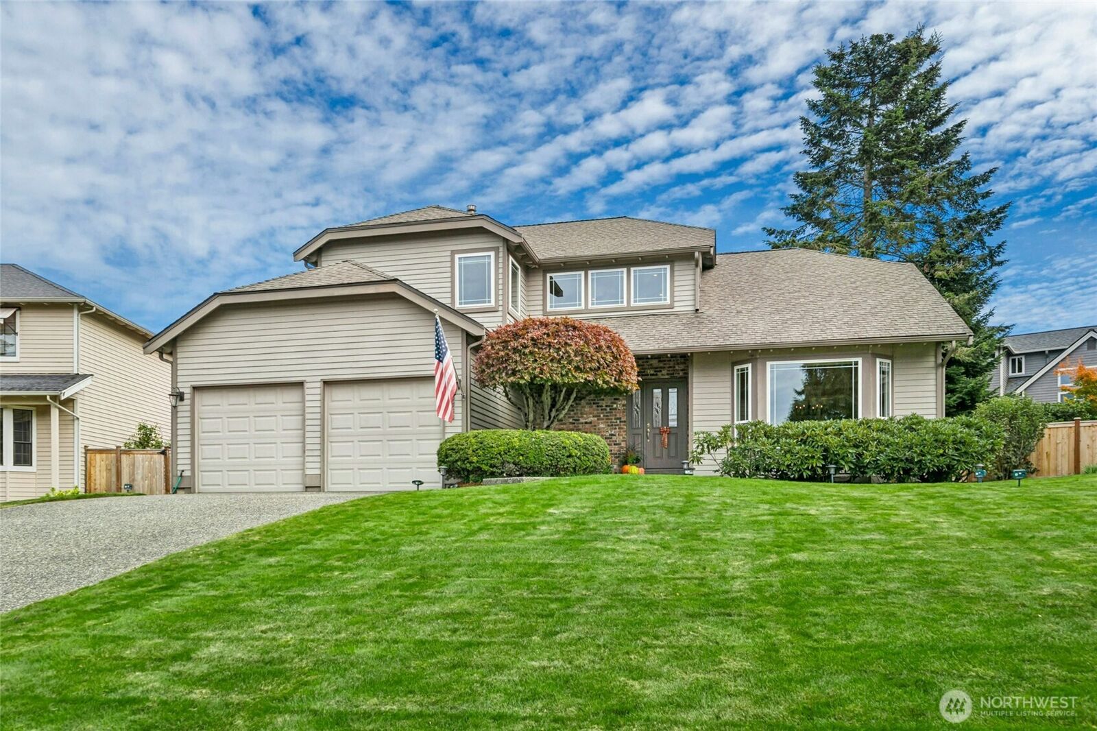 Property Photo: 6238 113th Place SE WA 98006