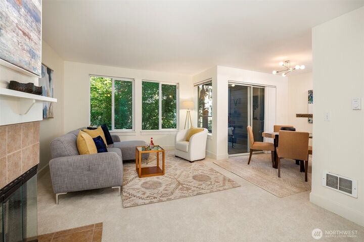 Property Photo: 300 N 130th Street 5202 WA 98133
