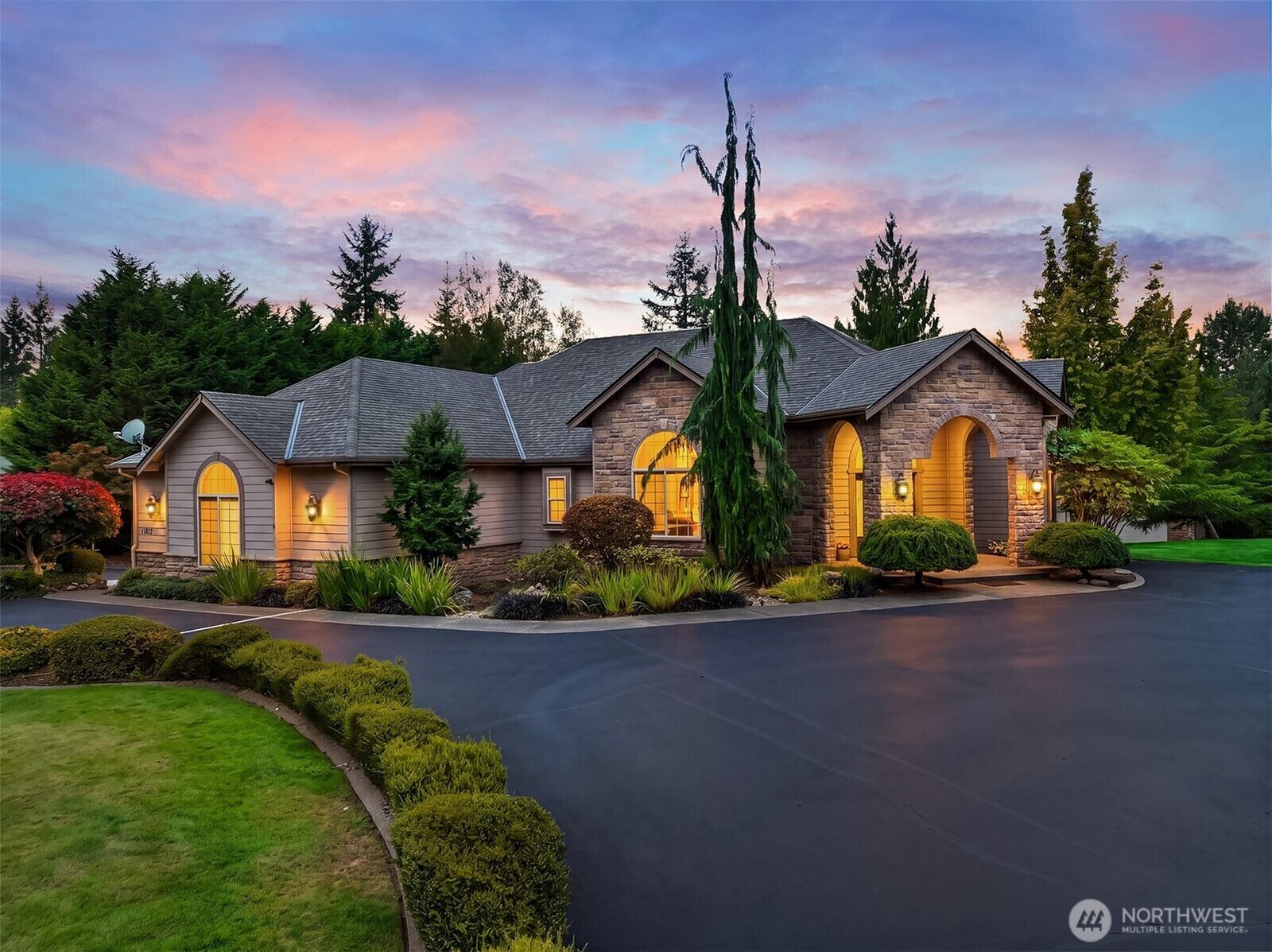 Property Photo: 11822 123rd Avenue NE WA 98258