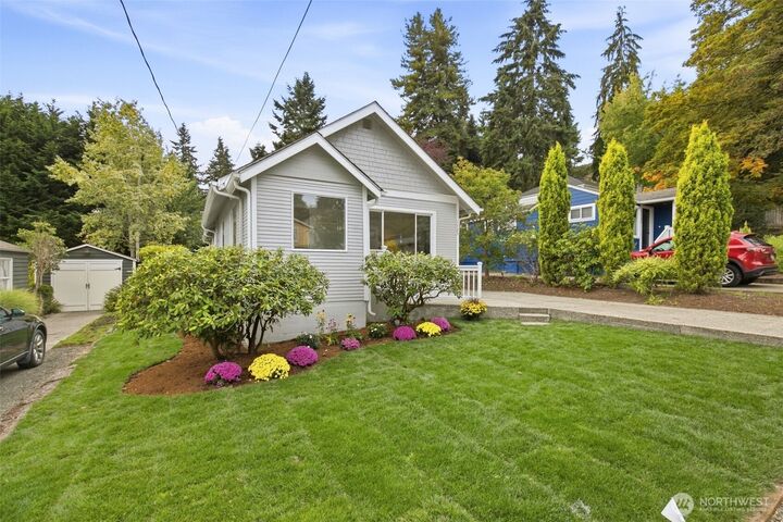 Property Photo:  1723 NE 92nd Street  WA 98115 