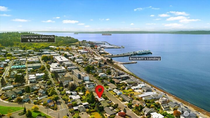 Property Photo:  418  2nd Avenue N  WA 98020 