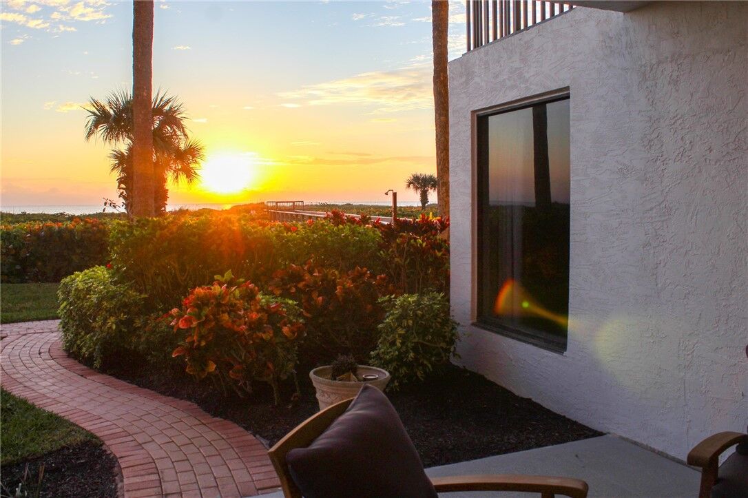 Property Photo:  1616 Ocean Drive 104  FL 32963 
