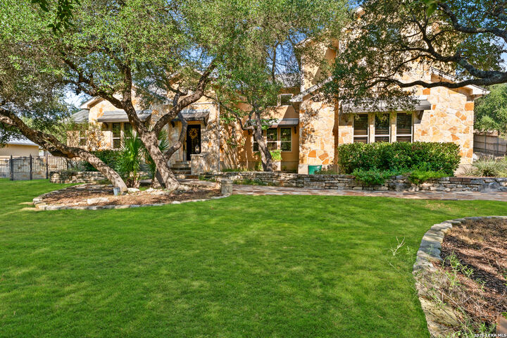 Property Photo:  650 Long Mdw  TX 78070 