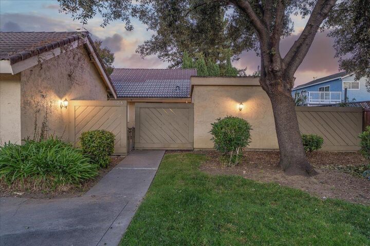 Property Photo:  216 Truckee Lane  CA 95136 