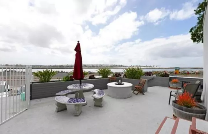 Property Photo: 2613 Mission Blvd 14 CA 92109