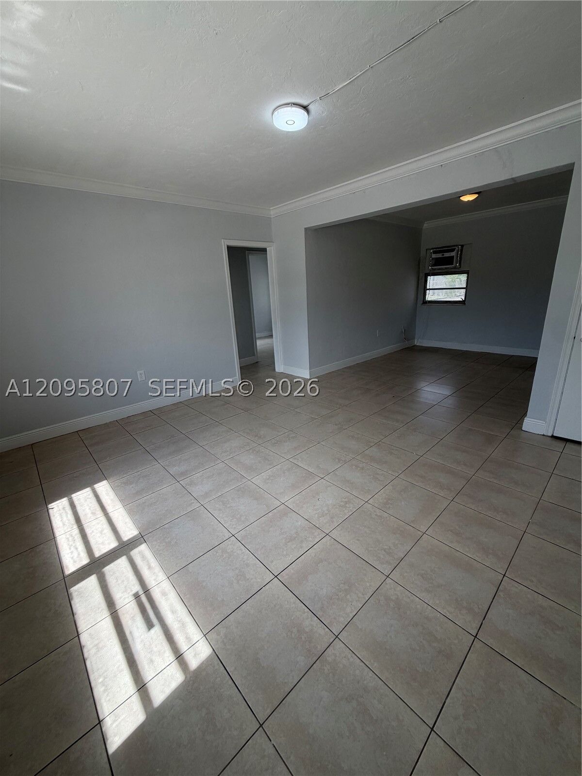 Property Photo:  561 SW 7th St 1  FL 33130 