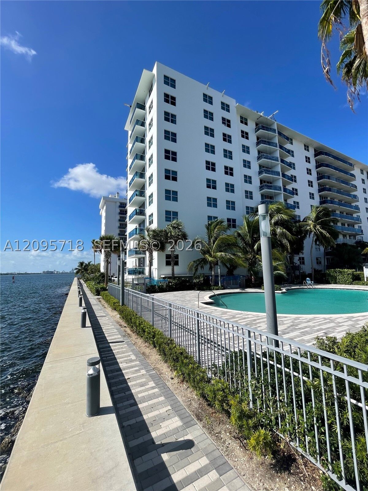 Property Photo: 7501 E Treasure Dr 3P FL 33141