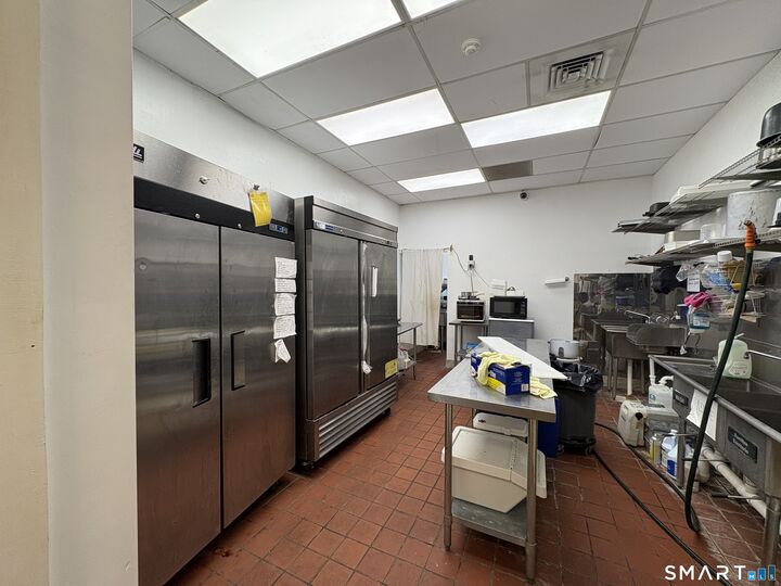 Property Photo:  