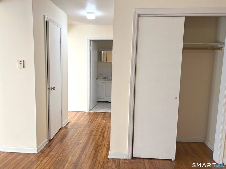 Property Photo:  1044 Campwelll Avenue 4A  CT 06551 