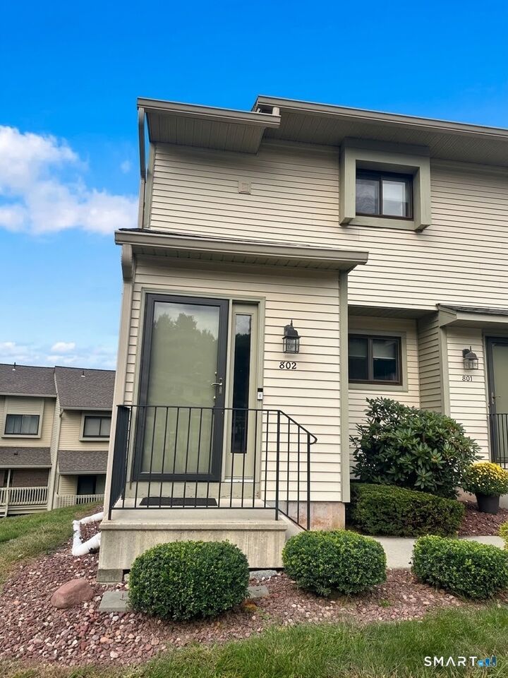 Property Photo:  802 Summer Hill Drive 802  CT 06074 