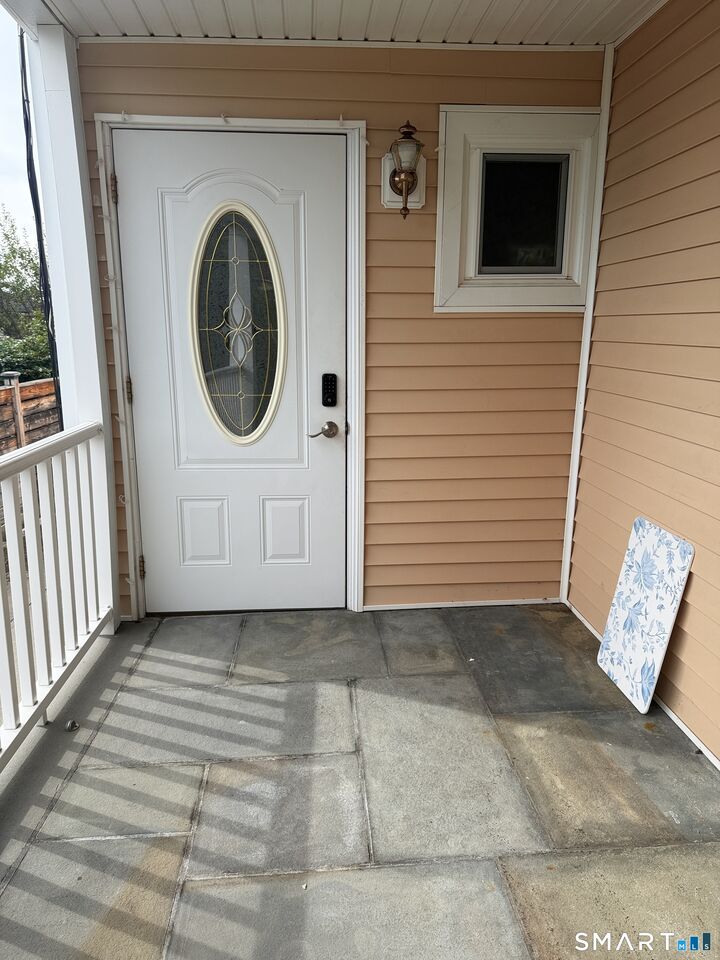 Property Photo:  40 Travis Avenue  CT 06905 
