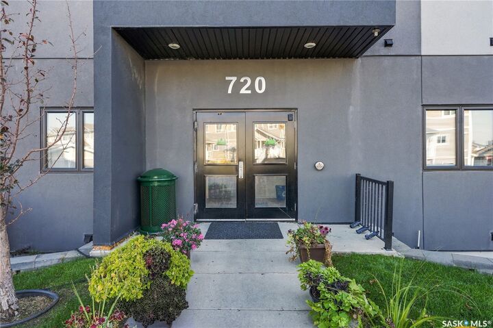 Property Photo:  720 Baltzan Boulevard 304  SK S7W 0W6 