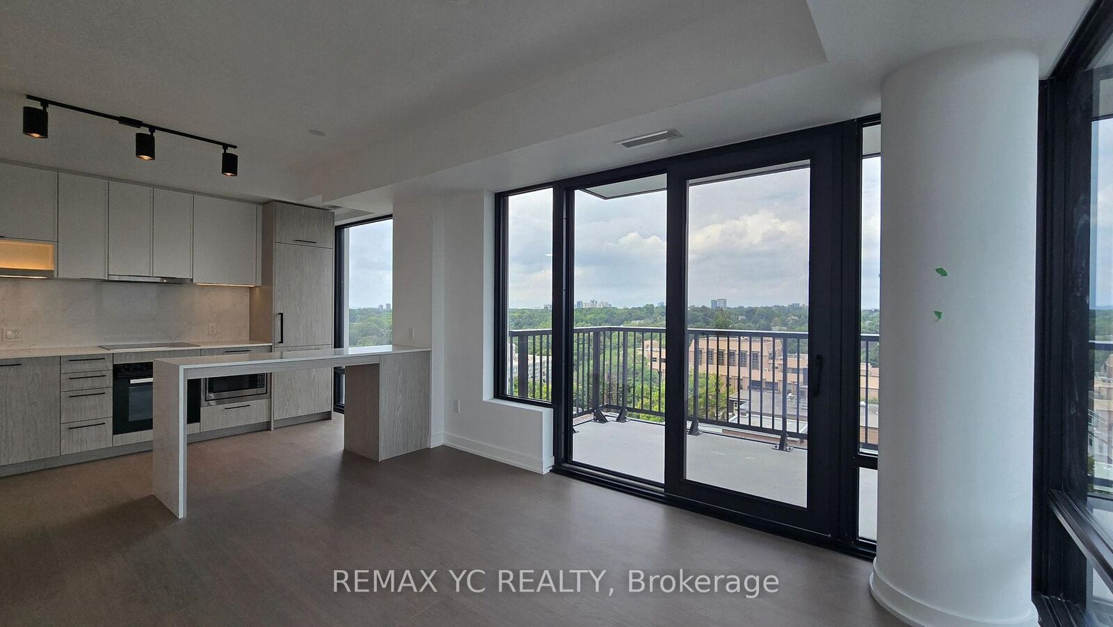 Property Photo:  89 Montclair Avenue 1618  ON M5P 0A9 