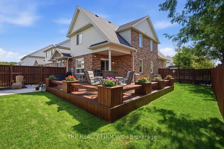 Property Photo:  914 Silverfox Crescent  ON N6G 0N6 