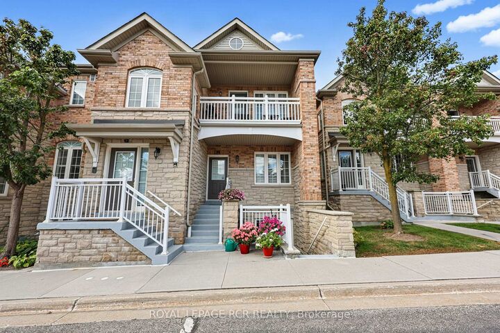 Property Photo: 520 Silken Laumann Drive 11 ON L3X 2S7
