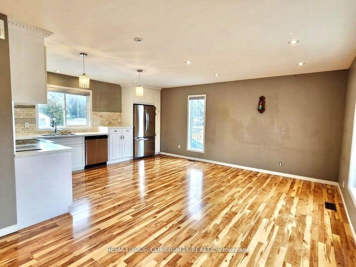 Property Photo:  600 Brock Street S  ON L1N 4K9 