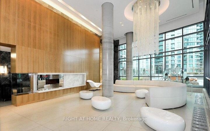 Property Photo: 209 Fort York Boulevard 1058 ON M5V 4A1